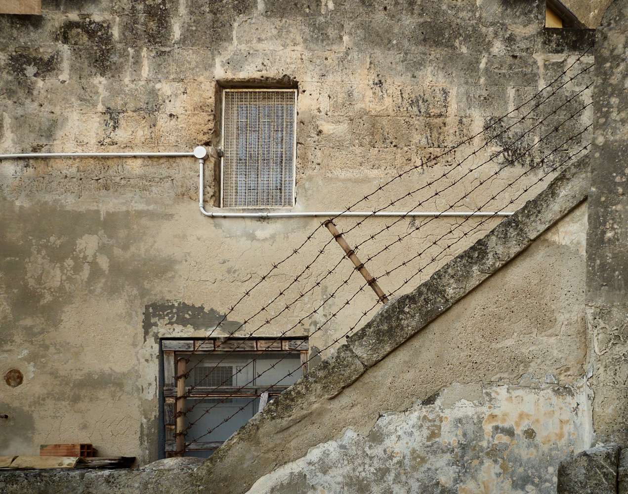 barbed-10-april-2016